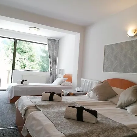 M7 Bed& Bistro * Alsótömös